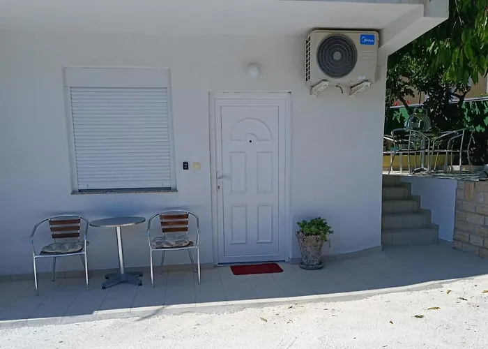 Apartment Ema